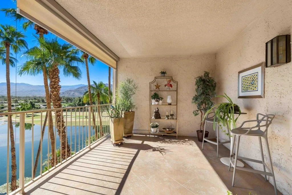 Photo of Unit 607 at 899 Island Drive