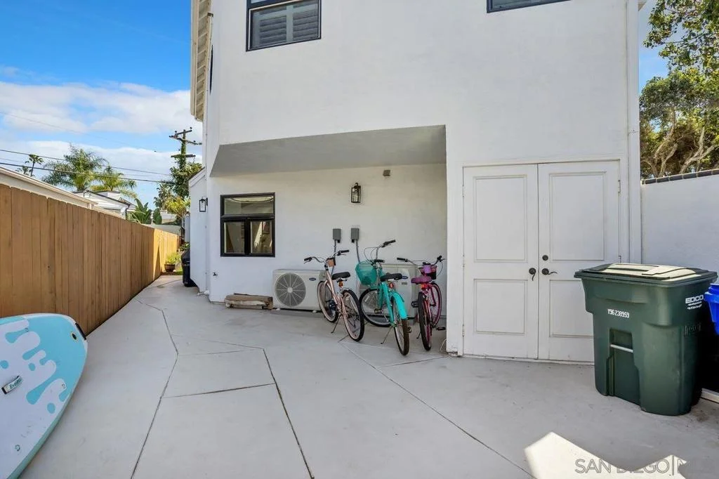 Photo of 981 Cabrillo Ave