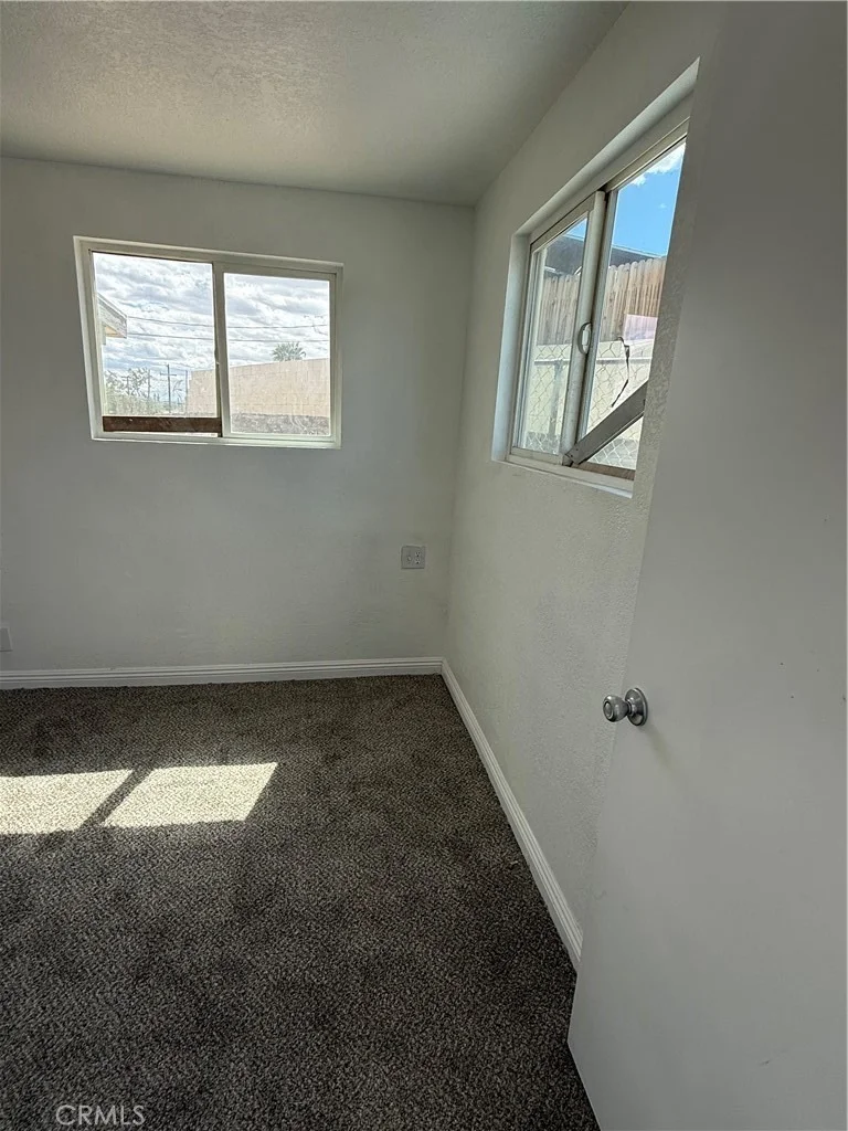 Photo of 323 E
