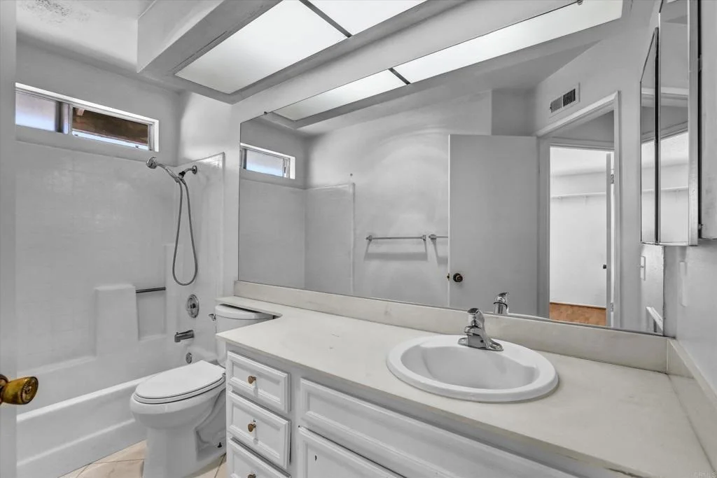 Photo of 683 Rue Avallon