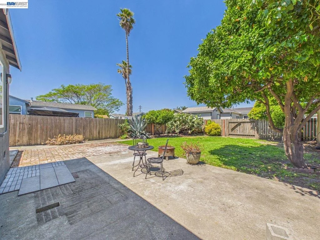Photo of 2609 Macarthur Ave