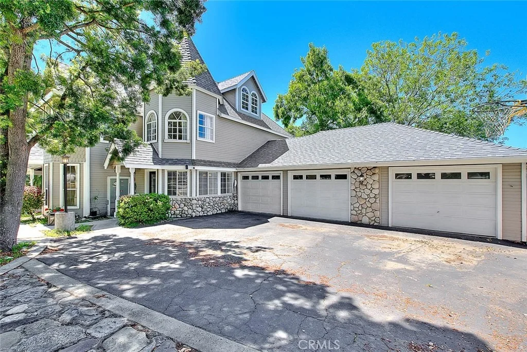 Photo of 750 Jericho