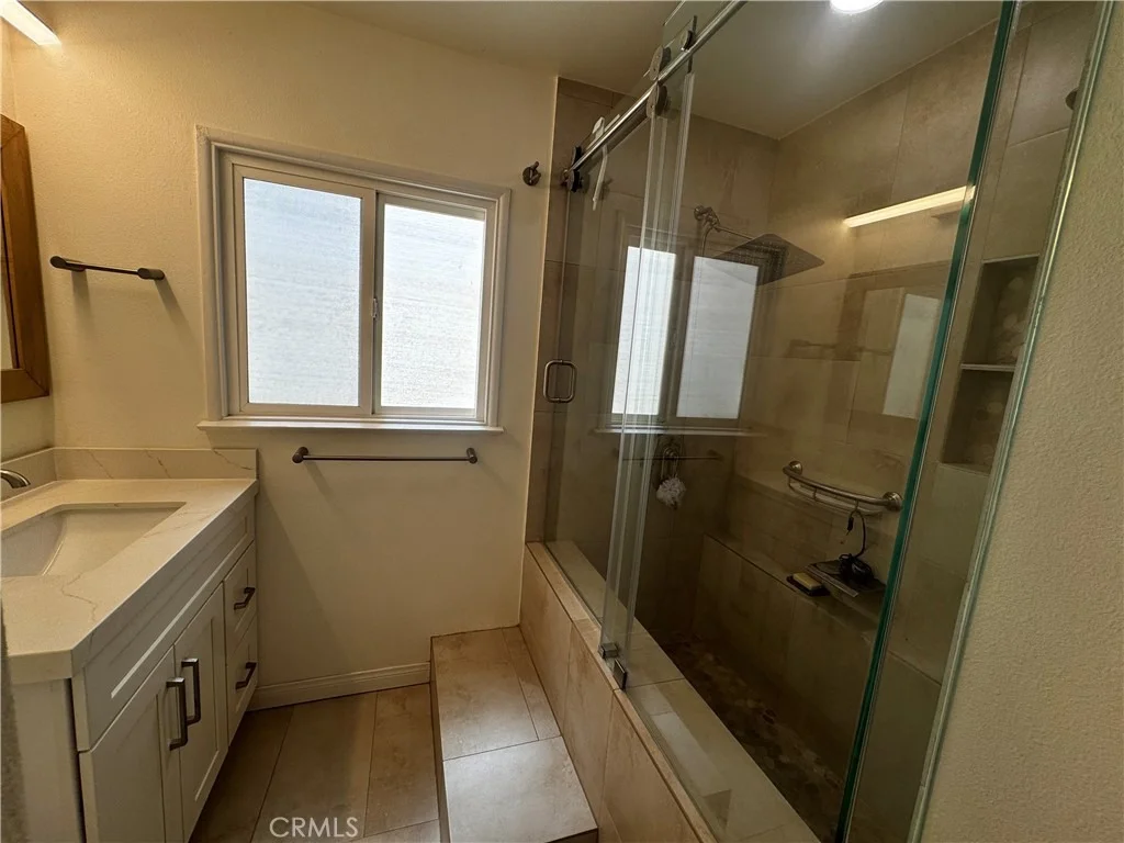 Photo of 446 N Park Lane