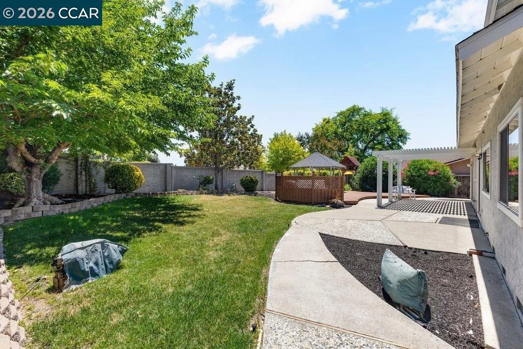 Photo of 166 Winged Foot Pl