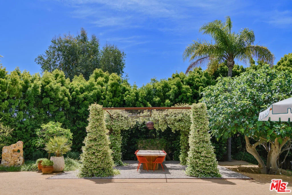 Photo of 6625 Zumirez Drive