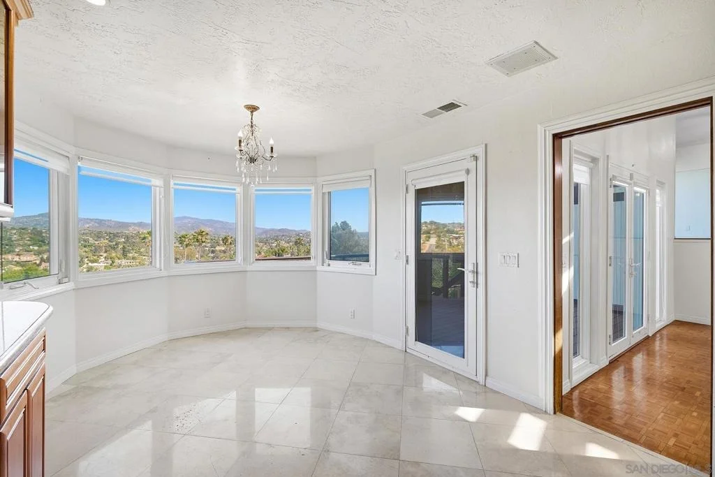 Photo of 2448 Royal Crest