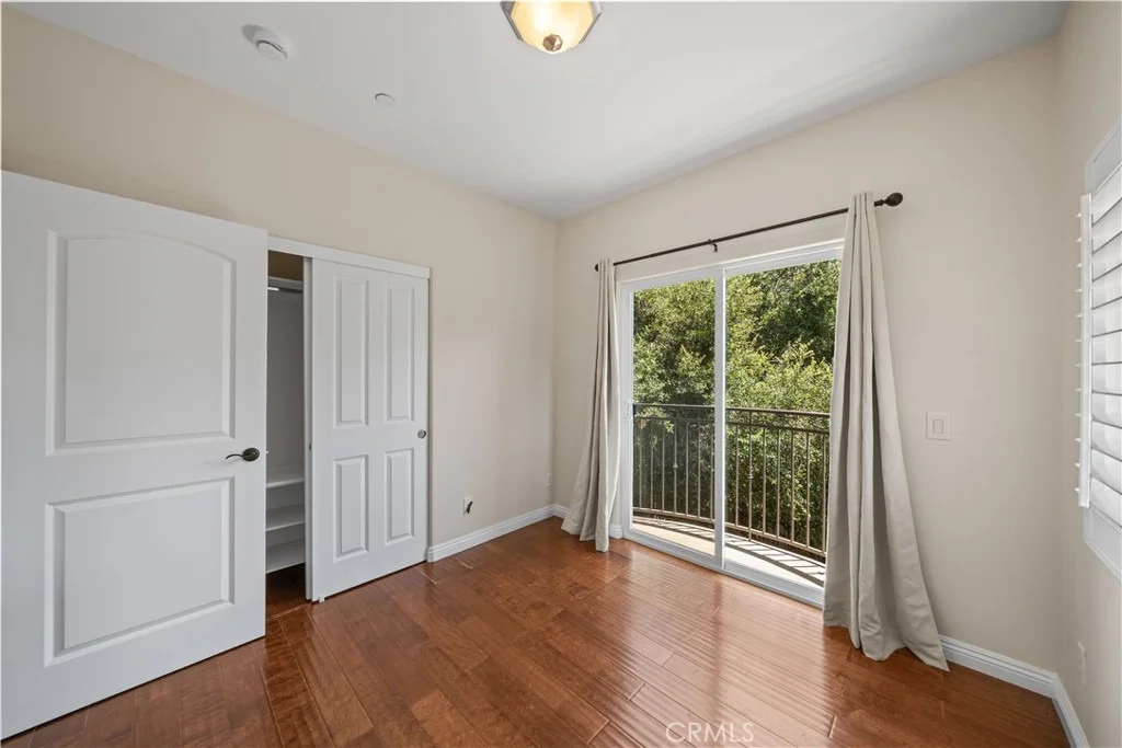 Photo of Unit D at 2438 Oneida Street