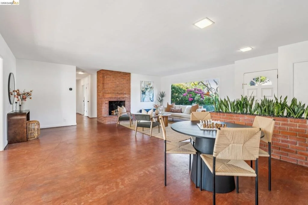 Photo of 201 Warwick Ave