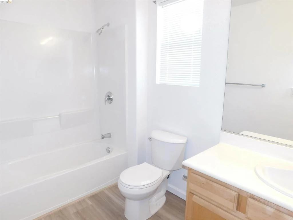 Photo of 639 Heritage Cir