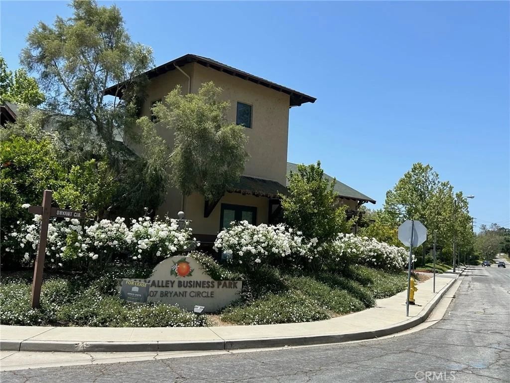 Photo of Unit A at 407 Bryant Circle