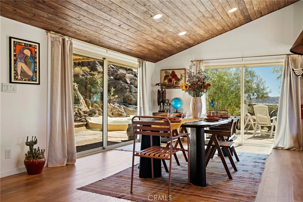 Photo of 2351 N Cambria
