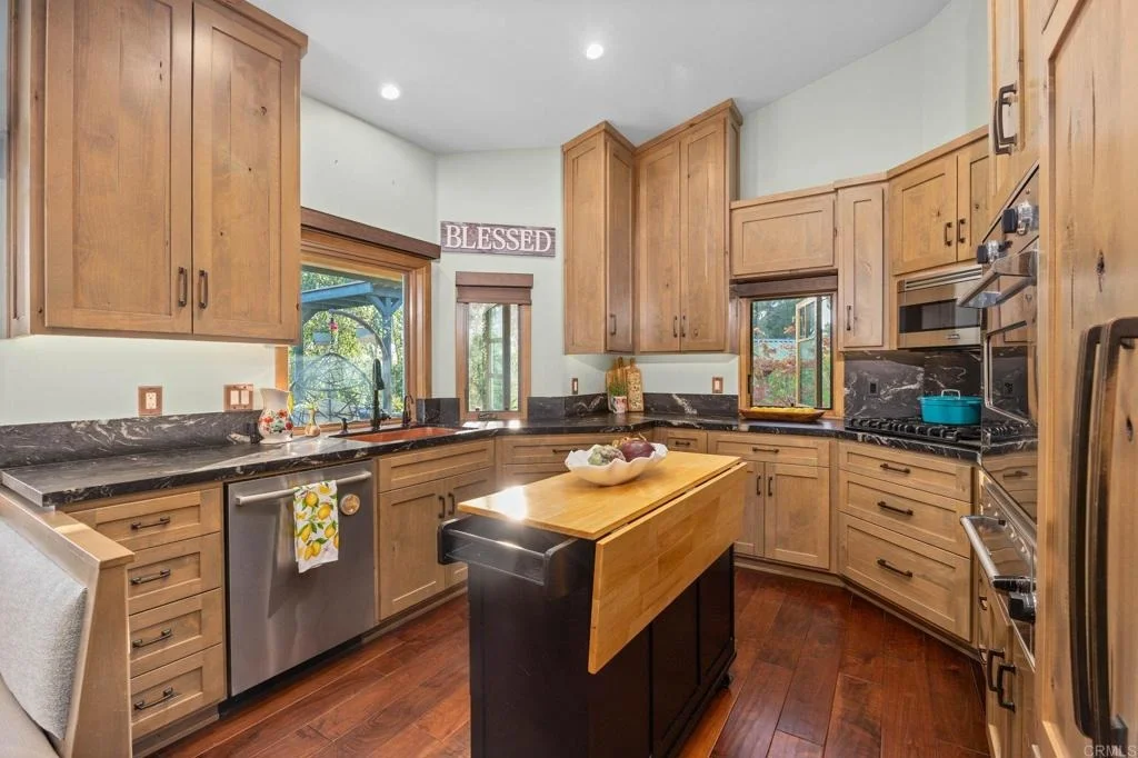Photo of 1818 Avocado Road