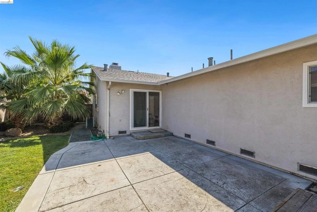 Photo of 1363 Swallowtail Rd