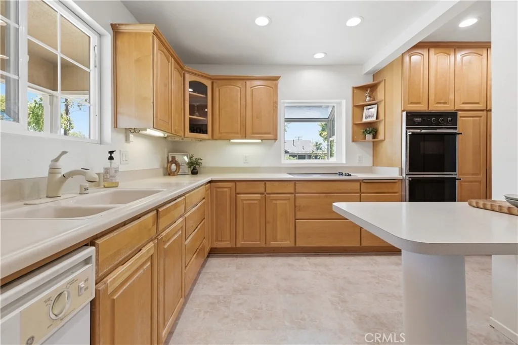 Photo of 3327 N Studebaker