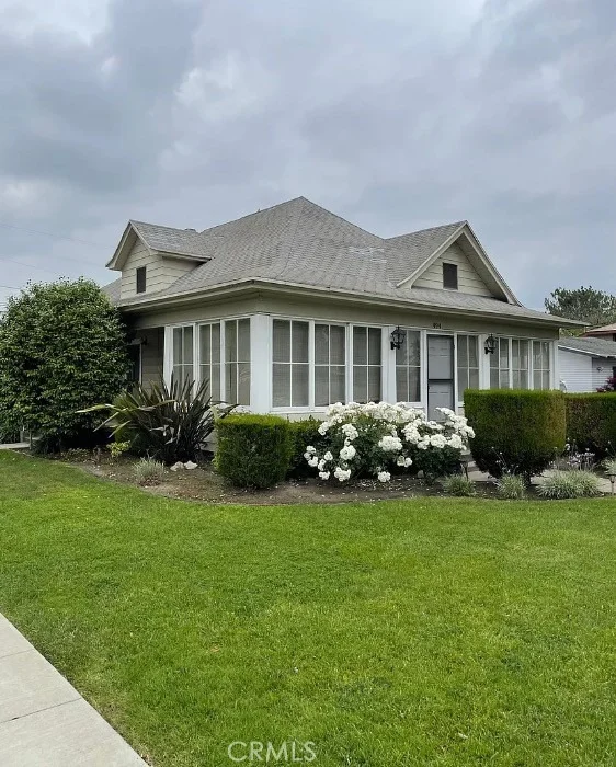 Photo of 494 N Campus Avenue