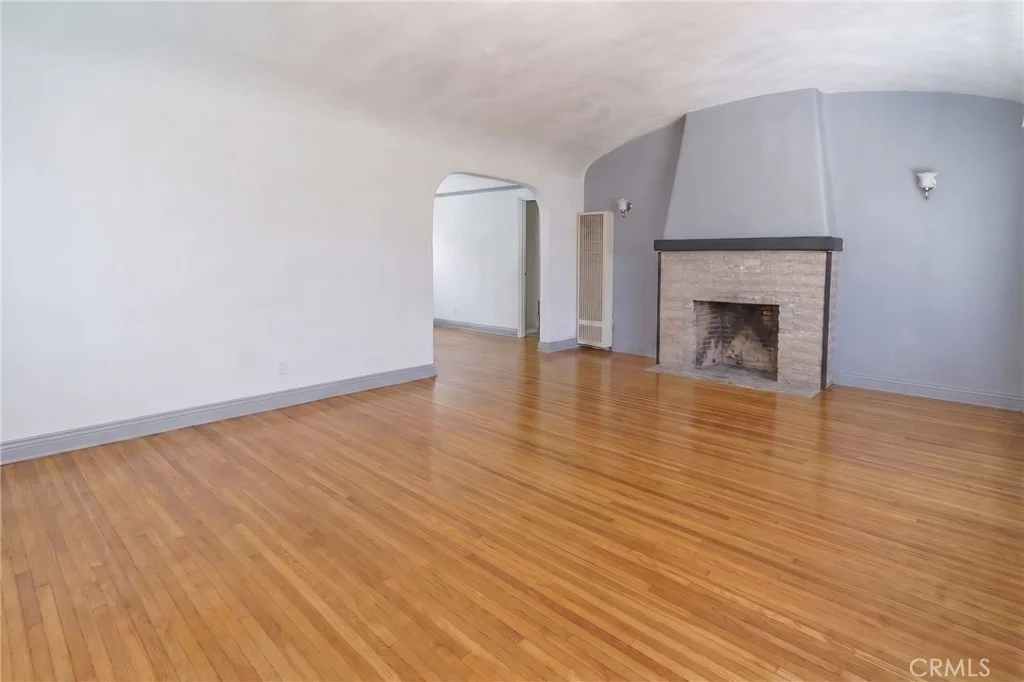 Photo of 346 W School Street