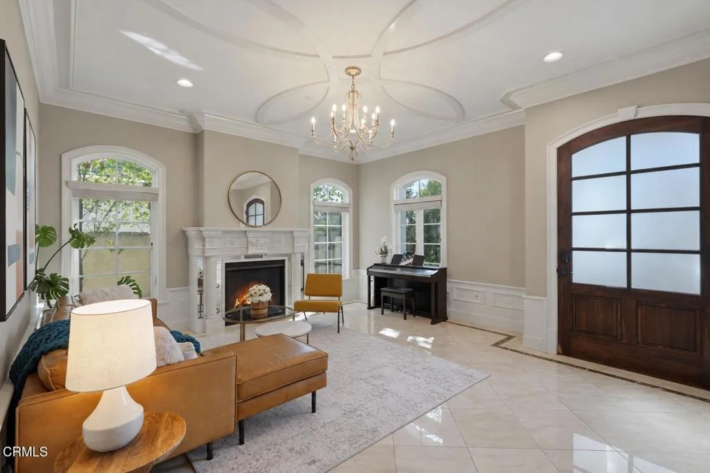 Photo of 933 Coronado Drive