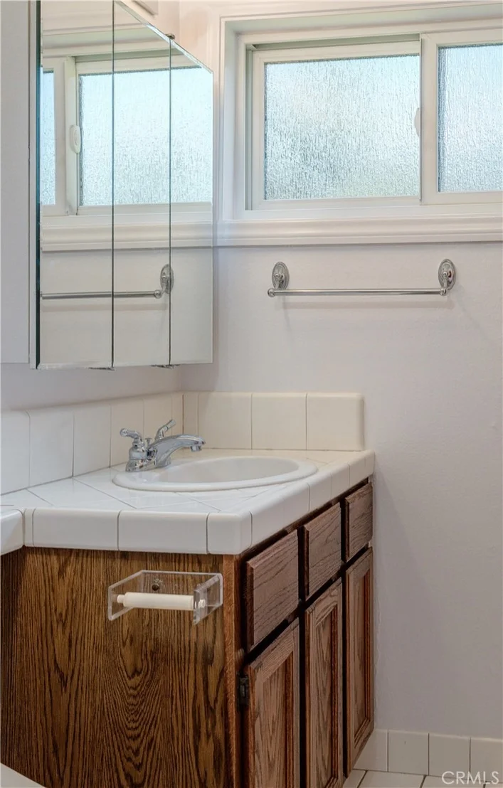 Photo of 3156 W Teranimar