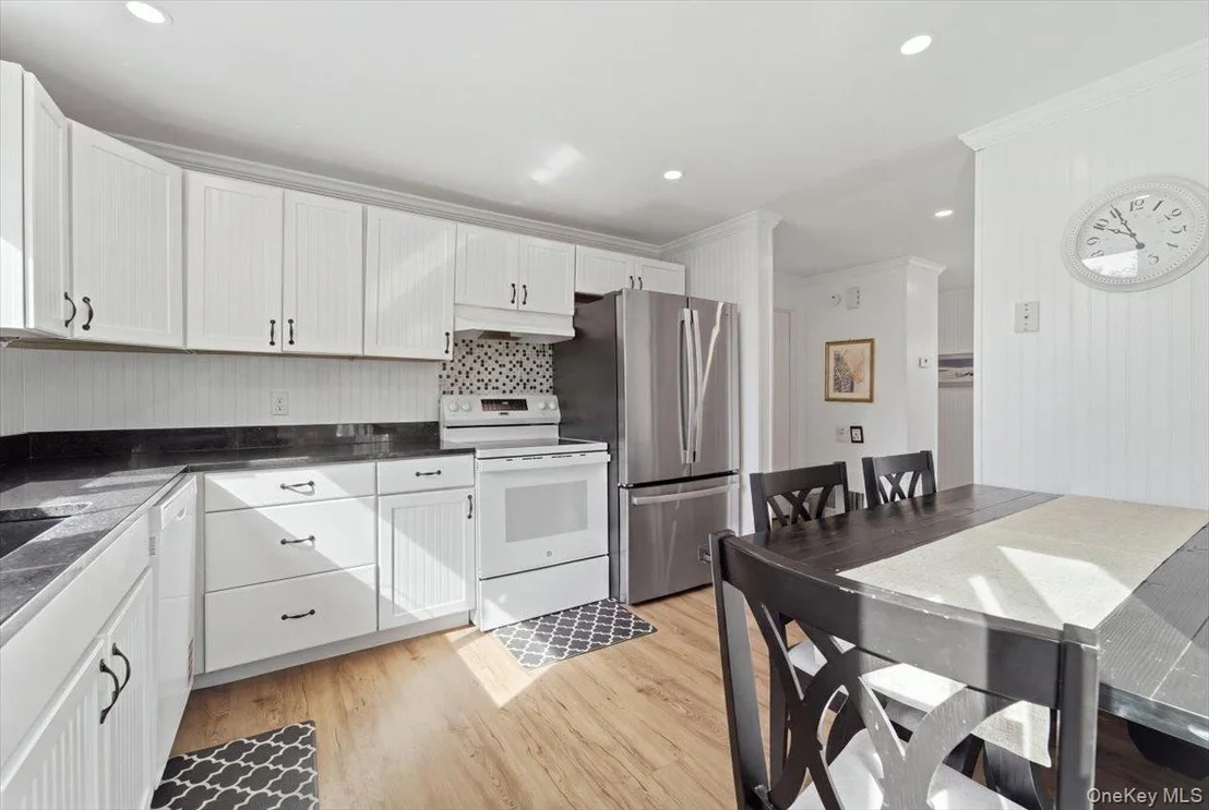 Photo of 9 Lawrence Drive