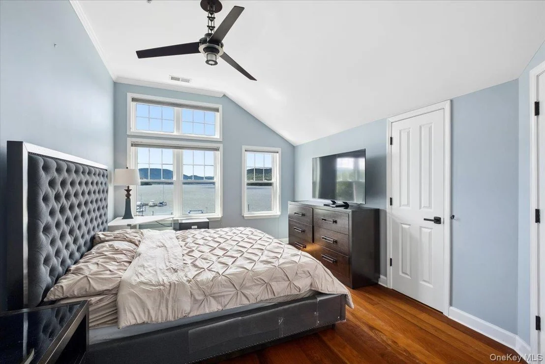Photo of 225 Waterside Close