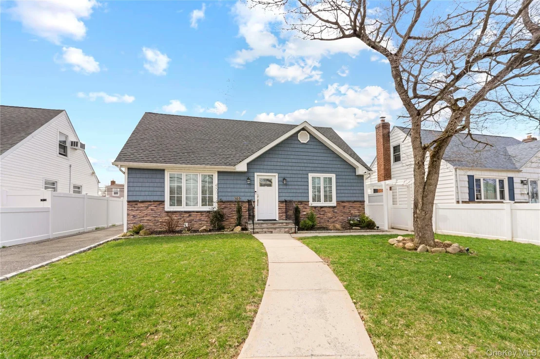 Photo of 960 Clyde Road