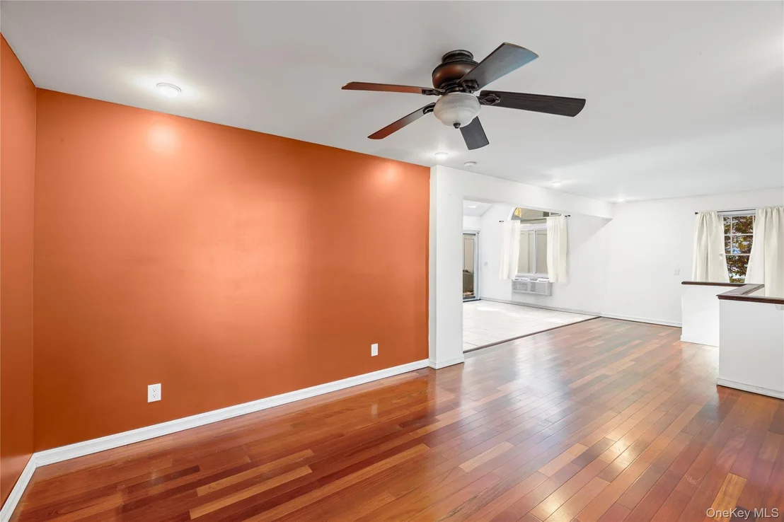 Photo of 10 Queen Drive