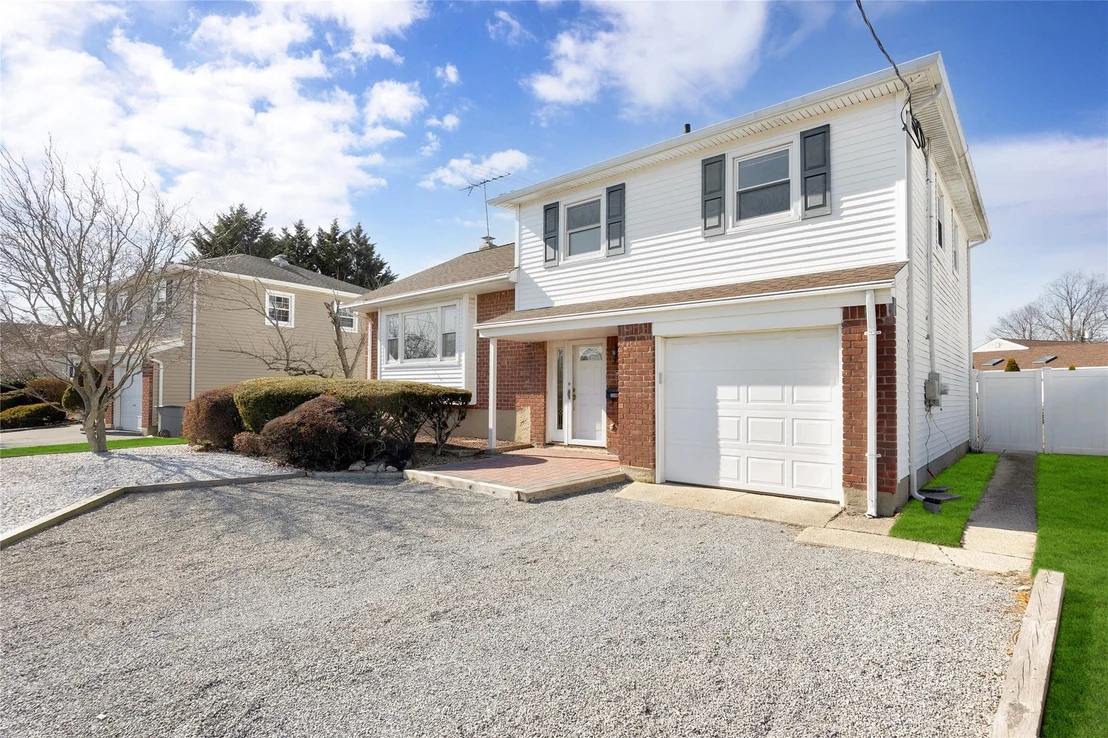 Photo of 2599 Phyllis Drive