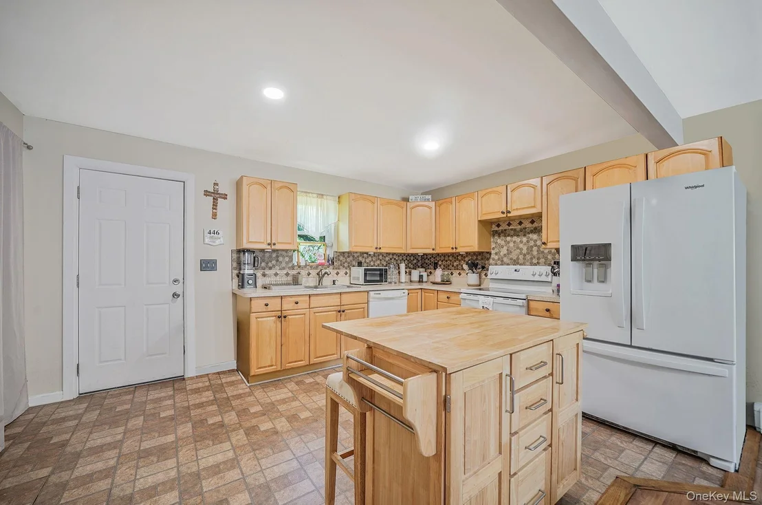 Photo of 35 Maple Avenue