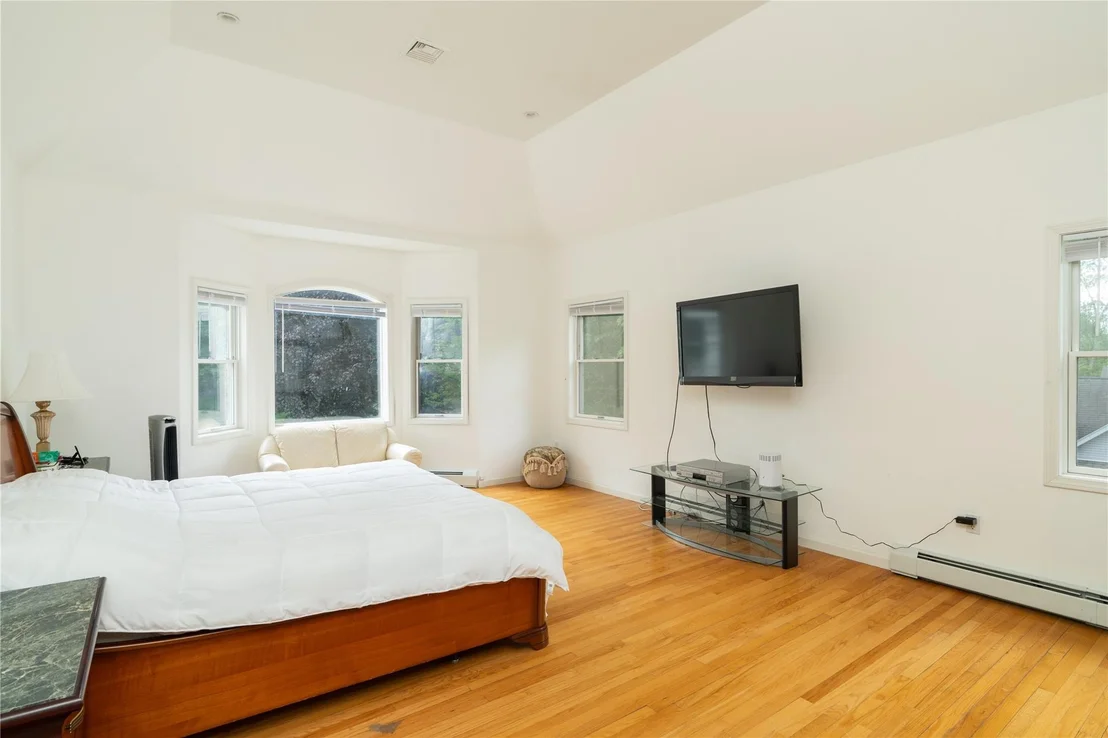 Photo of 9 Golf Course Drive