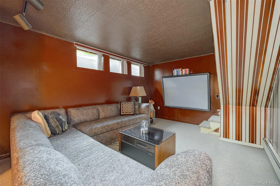 Photo of 42 Yates Boulevard