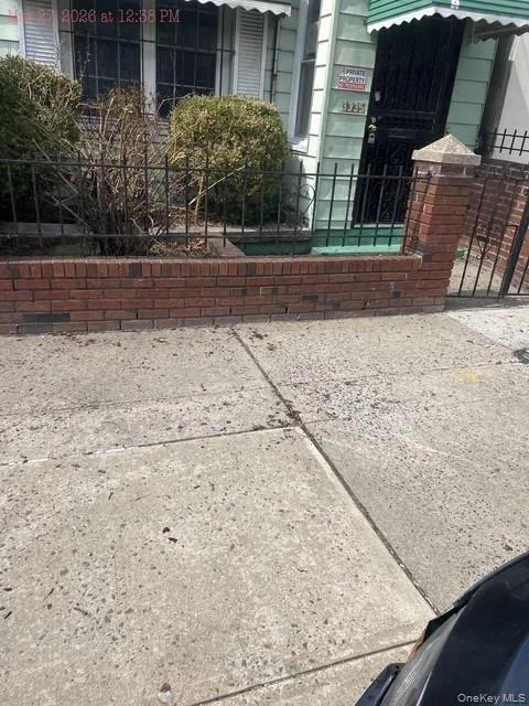 Photo of 3335 hone Avenue