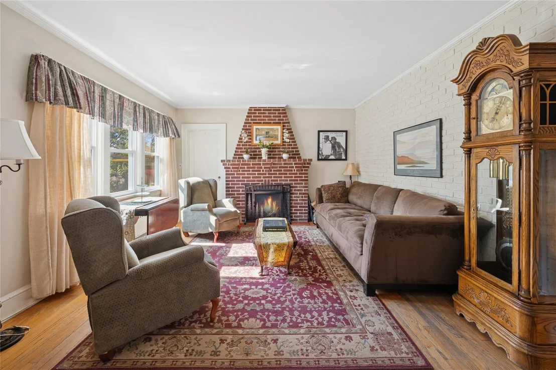 Photo of 219 Third Avenue