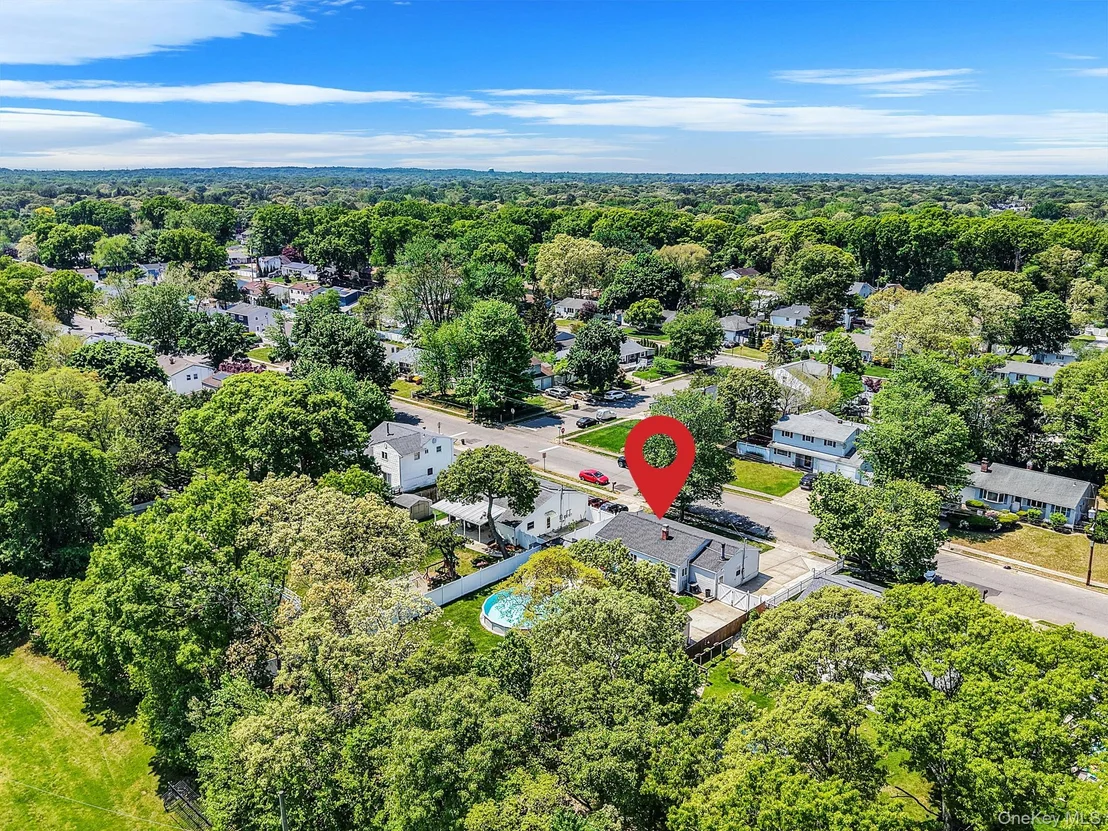 Photo of 121 Selden Boulevard