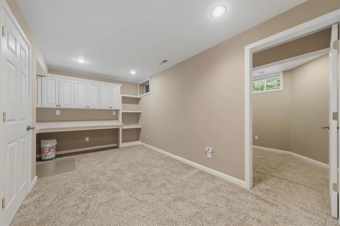 Photo of 32 Robinson Lane
