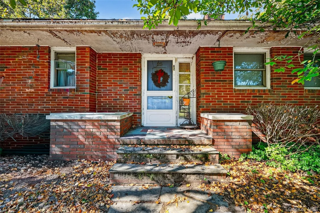 Photo of 25 Russell Road