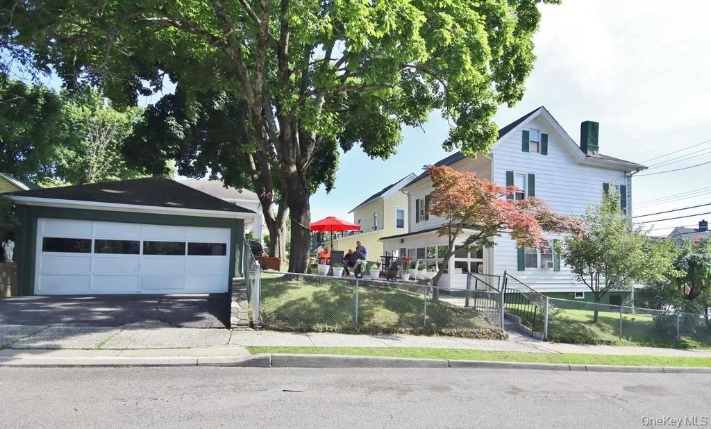 Photo of 219 Spring Street