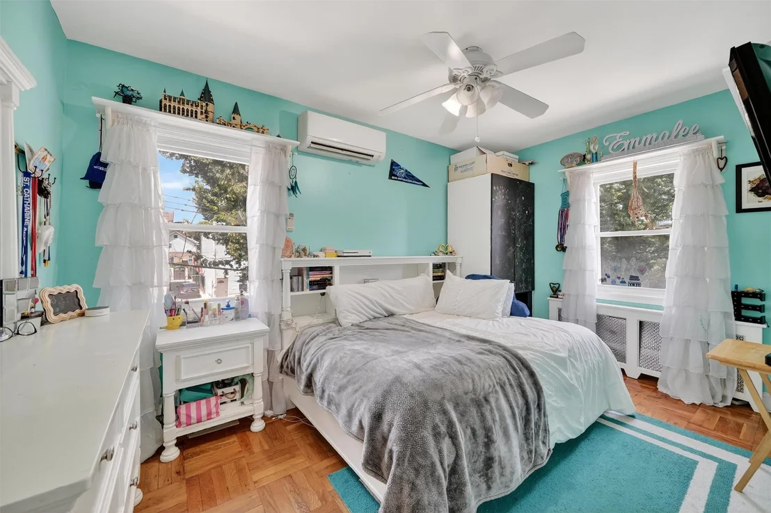 Photo of 767 Clarence Avenue