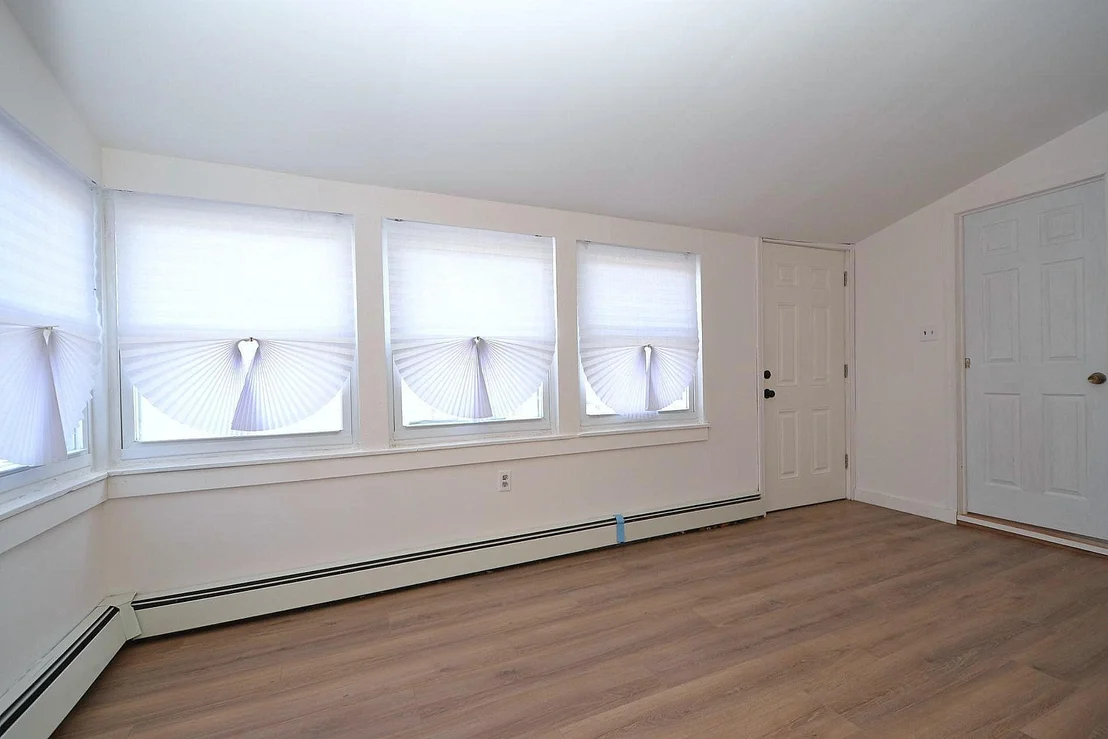 Photo of 179 Lynbrook Drive