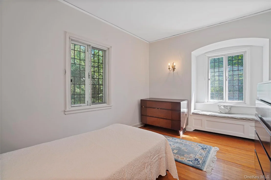 Photo of 253 Cliff Avenue