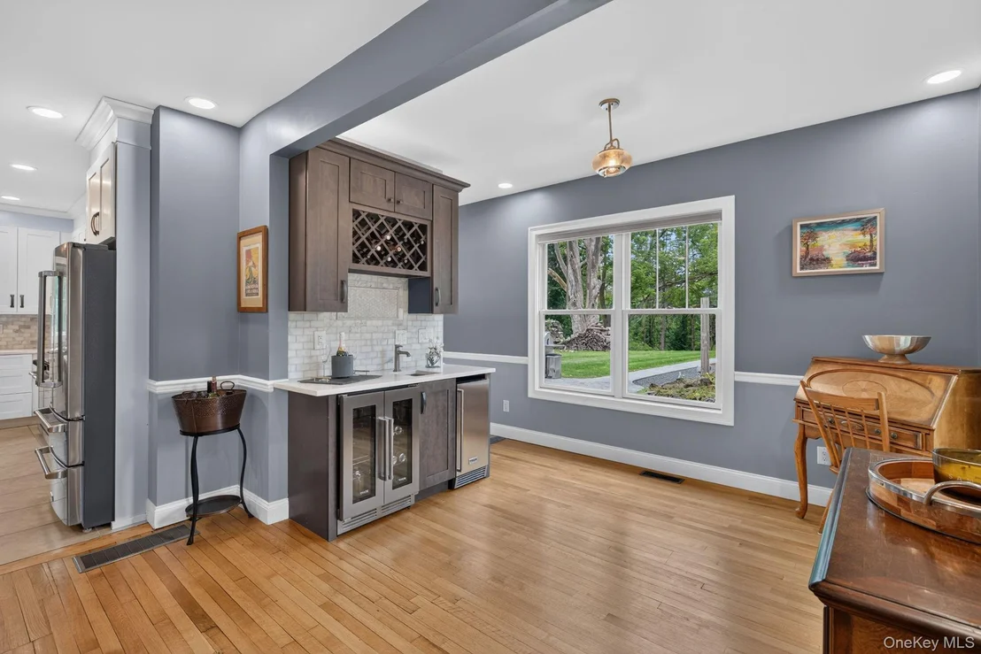 Photo of 42 Colonial Avenue