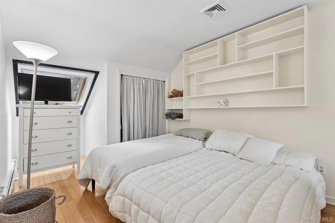 Photo of 806 Eagle Bay Drive