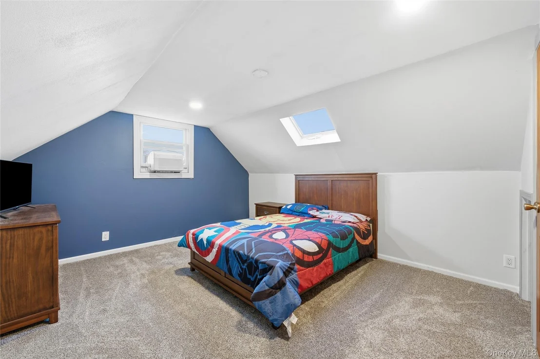 Photo of 32 Beachwood Drive