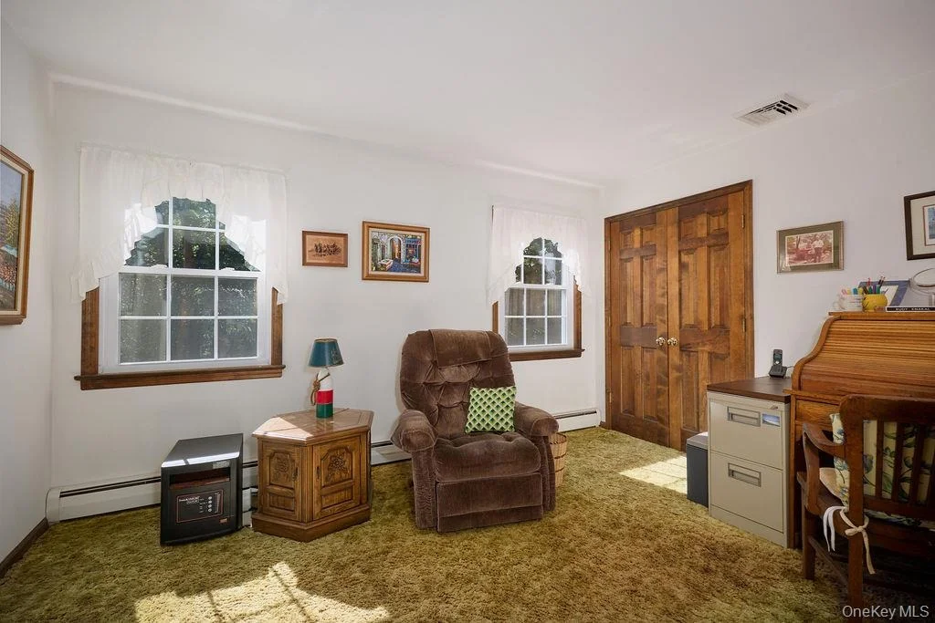 Photo of 10 Stoutenburgh Drive