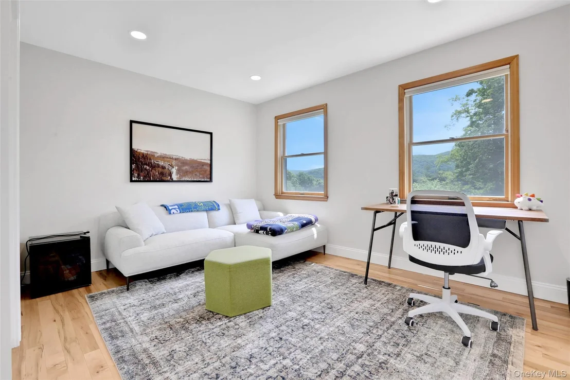 Photo of 8 White Pine Lane
