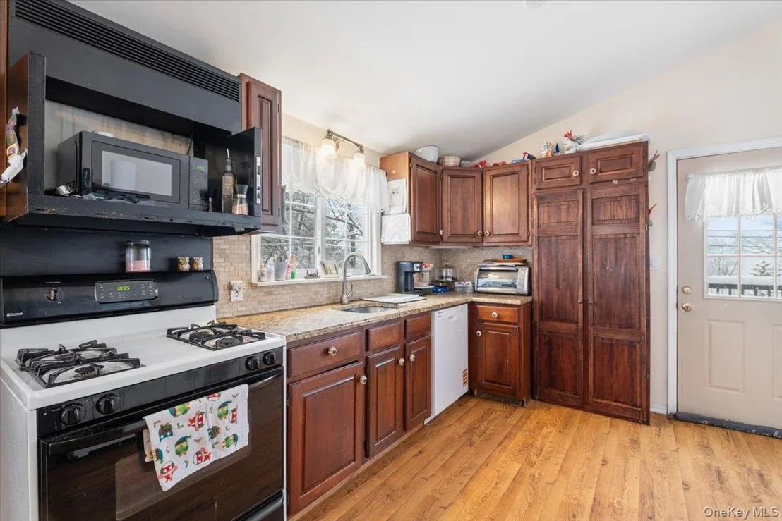 Photo of 4 Beachway Drive
