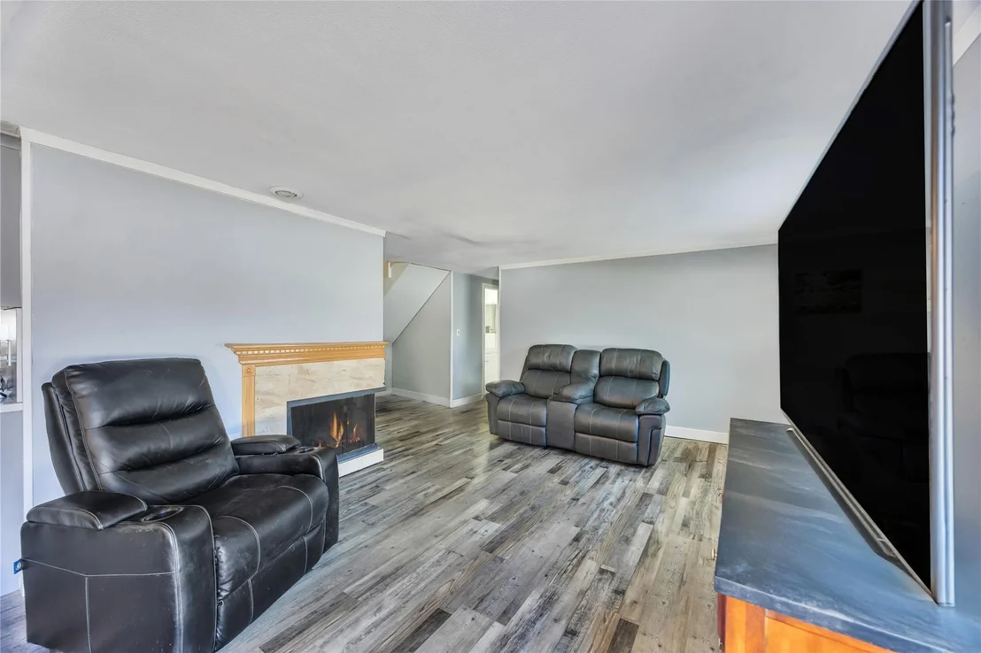 Photo of 41 Lakeside Drive