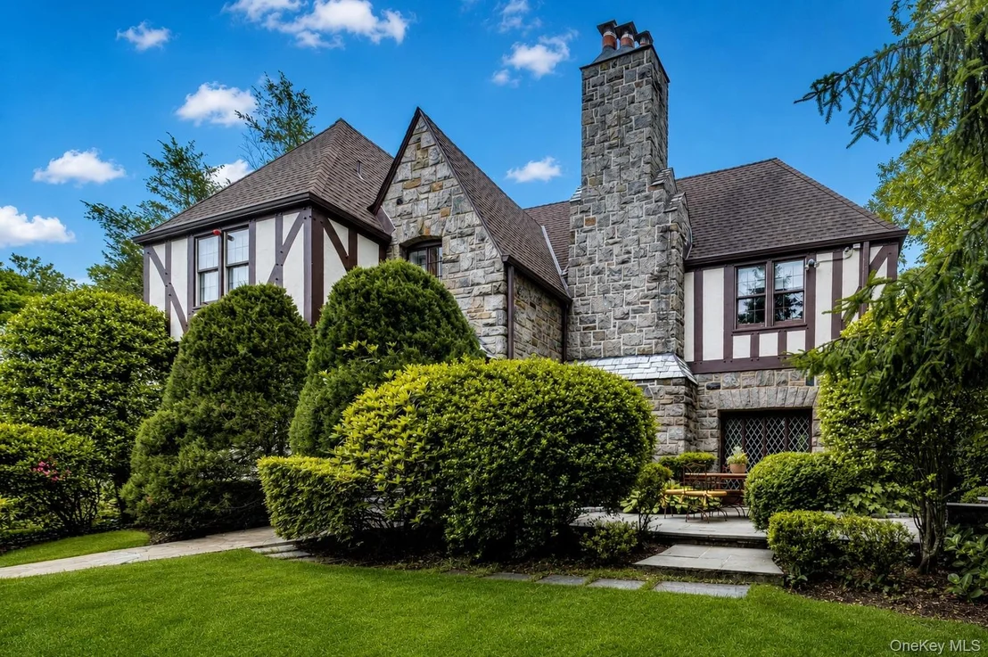Photo of 18 Hemlock Road