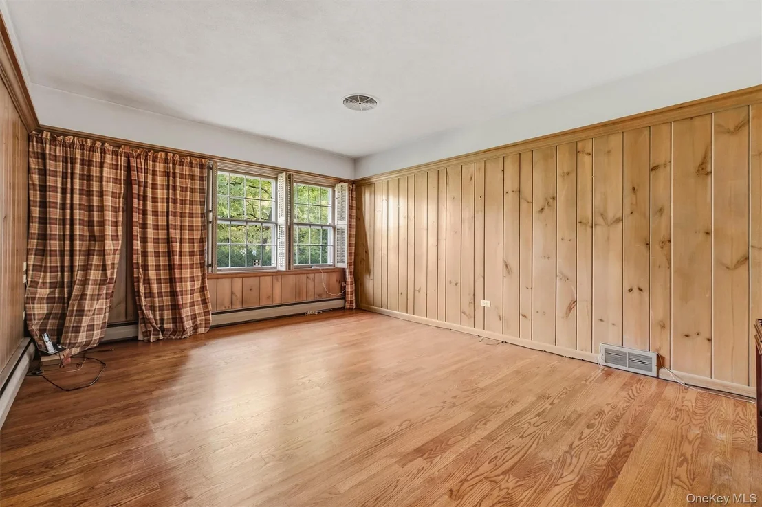 Photo of 17 Whitehouse Avenue
