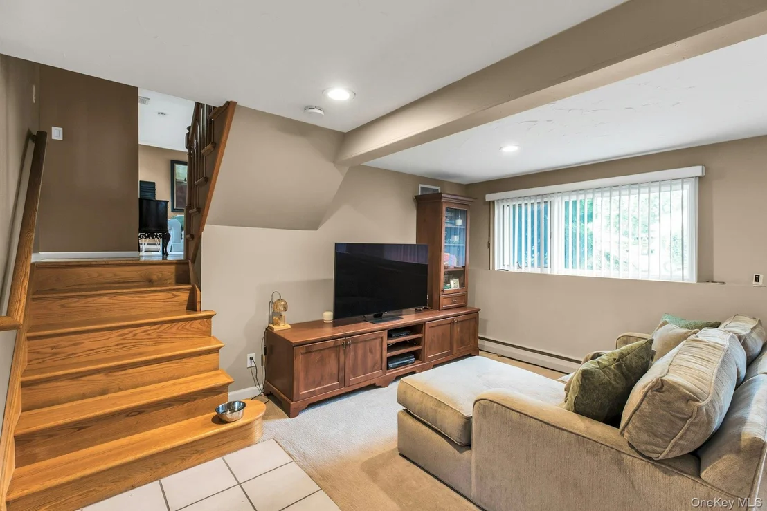 Photo of 12 Whitebirch Lane