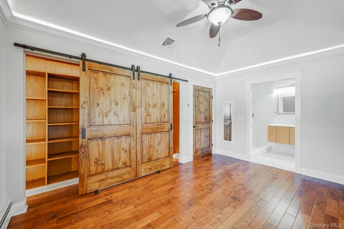 Photo of 200 Southern Boulevard